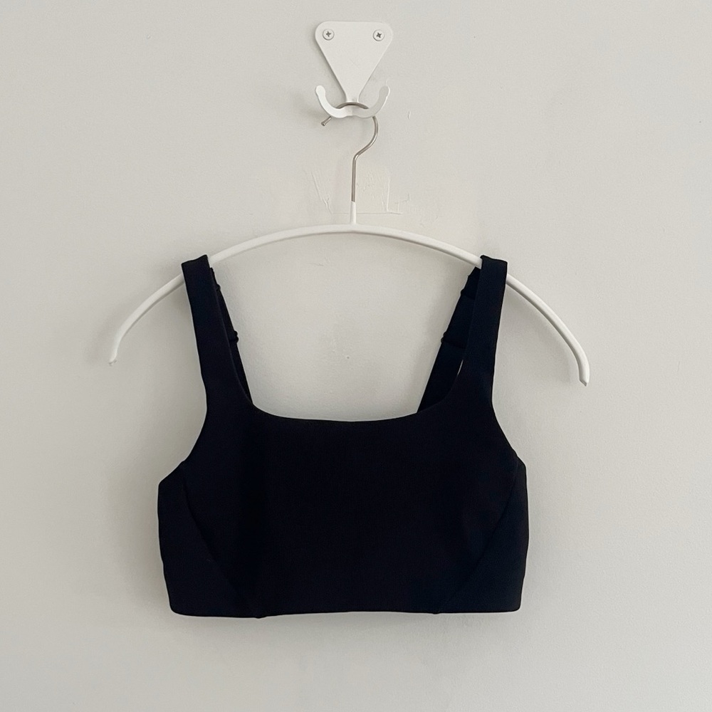 Lululemon Ribbed Train Bra MEDIUM SUPPORT, C/D CUPS, Size 6